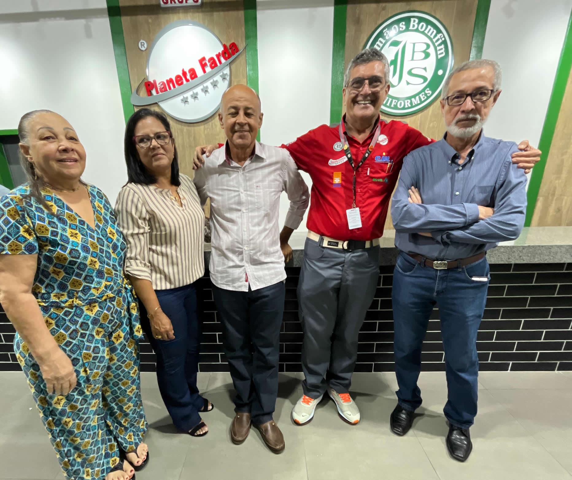 Equipe Irmãos Bomfim trabalhando